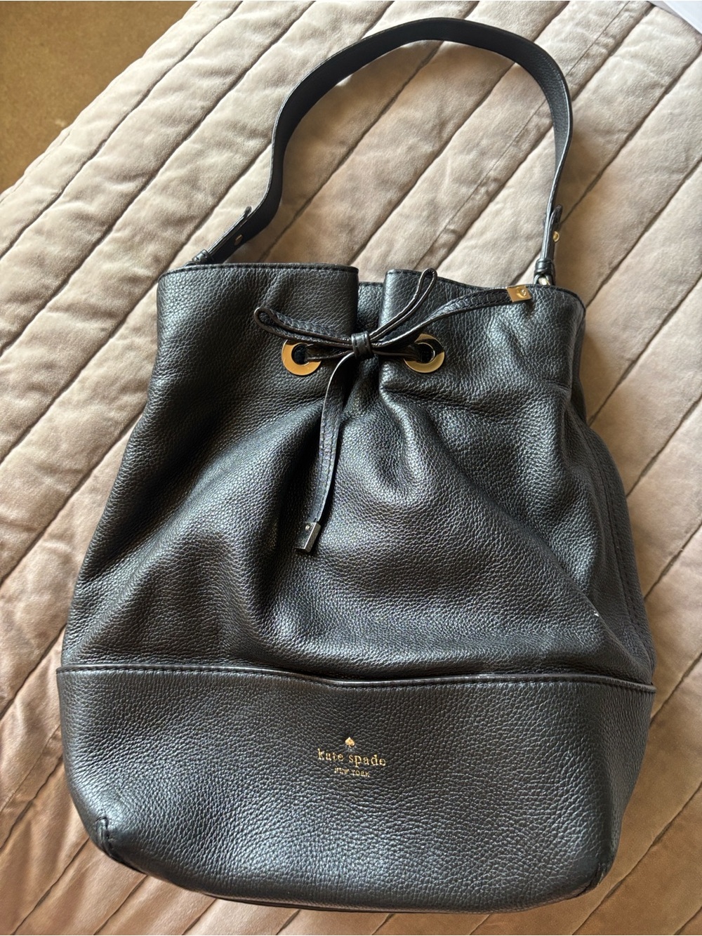 kate spade Black Pebbled Leather Shoulder Bag With Bow